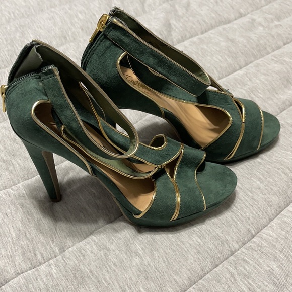 Shoes - Picture 4 of 4